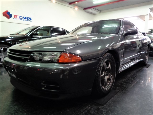 NISSAN SKYLINE GT-R - 国産・輸入車のスポーツカー専門店 - TC CARS