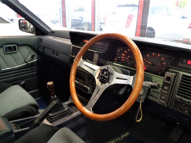 NISSAN SKYLINE - 国産・輸入車のスポーツカー専門店 - TC CARS