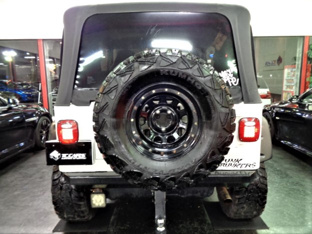 JEEP WRANGLER - 国産・輸入車のスポーツカー専門店 - TC CARS