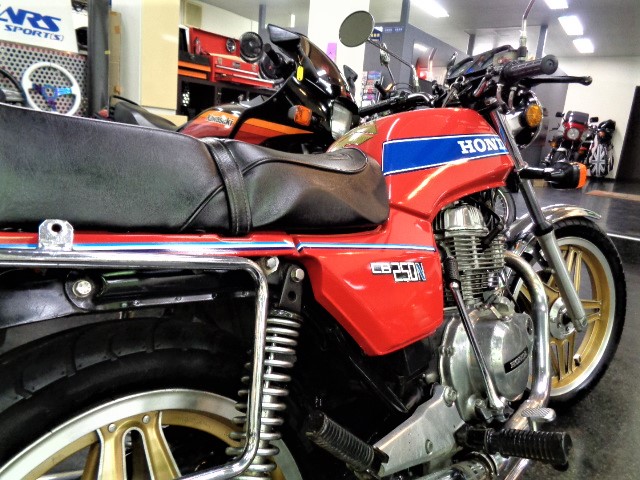 CB／ホーク／バブ／スタンレー赤レンズ2個のみ 楽天市場】CB250T ホーク CB400T ホーク2 汎用 テールレンズ