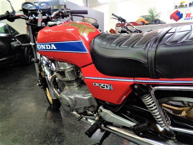 CB２５０Ｎ純正カラー外装一式 cb250n 外装 (RKさん) 木更津のホンダの中古あげます・譲ります